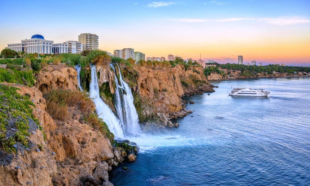 /api/cms/uploads/Antalya_region878604_min_7521c129fd.jpg